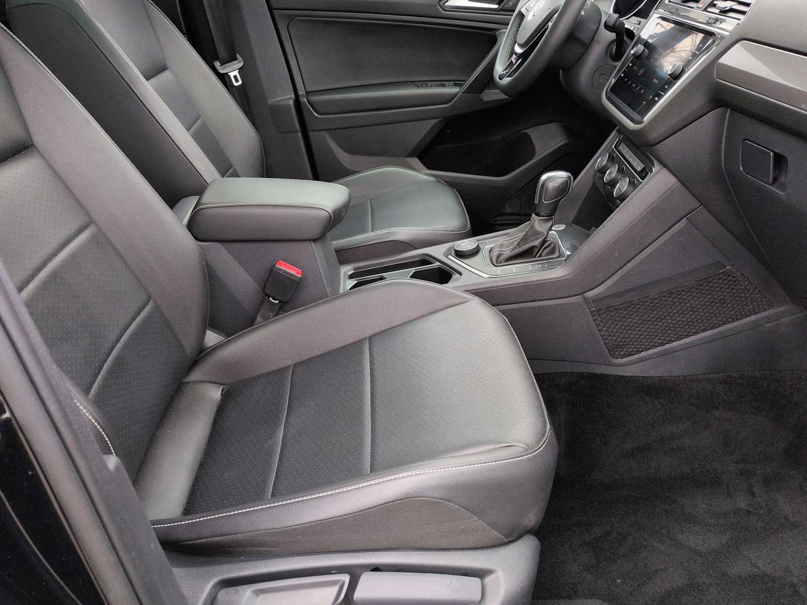 Used 2021 Volkswagen Tiguan SE AWD/4WD image 22