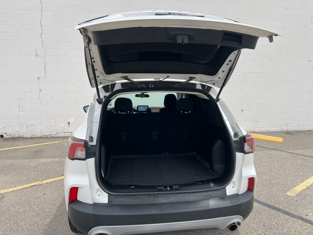 Used 2022 Ford Escape SE FWD image 5