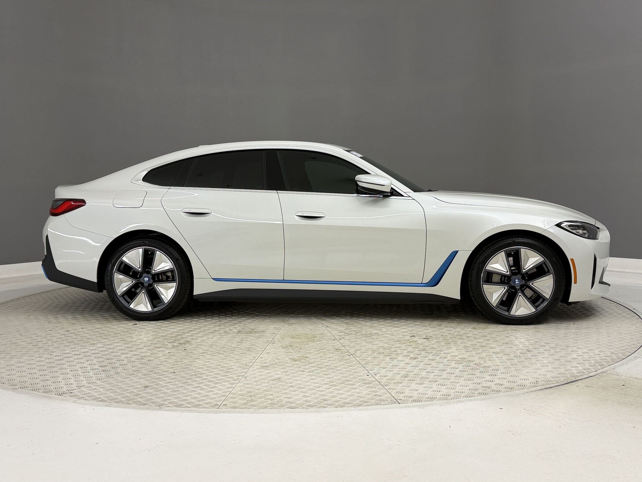 Certified 2023 BMW i4 eDrive40 w/ Premium Package RWD image 8