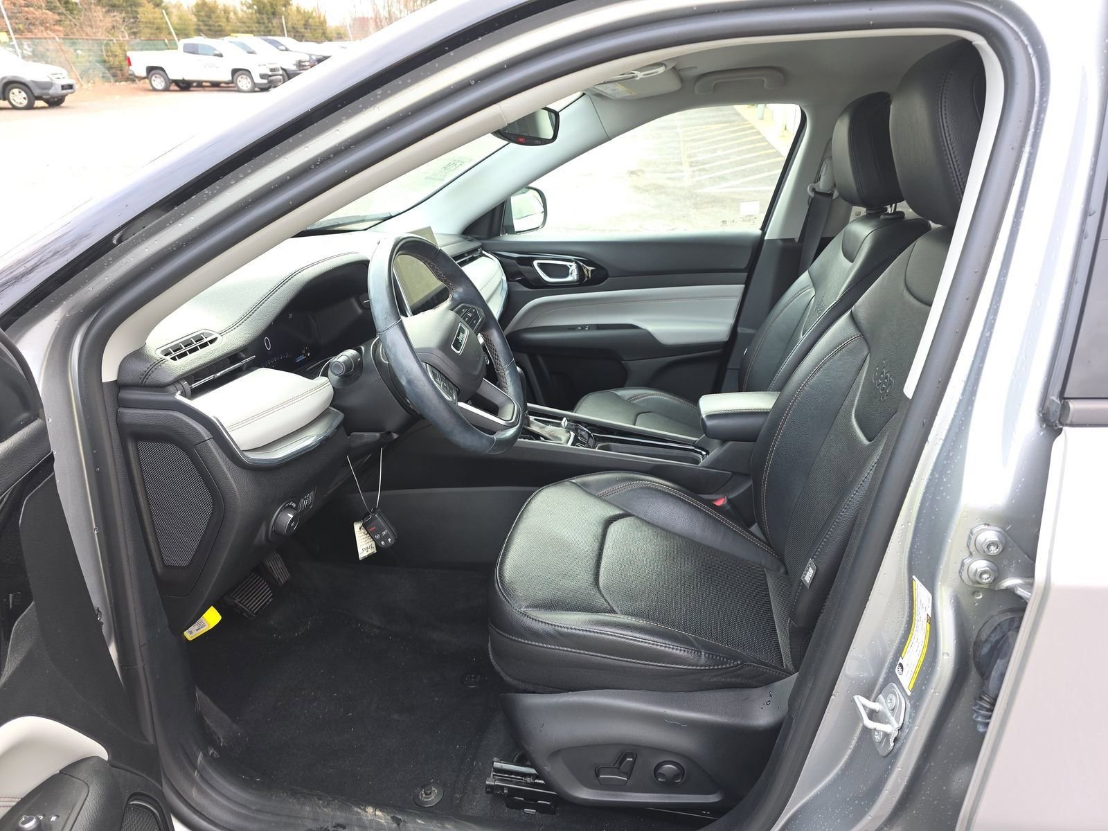 Used 2022 Jeep Compass Limited w/ Elite Group image 3