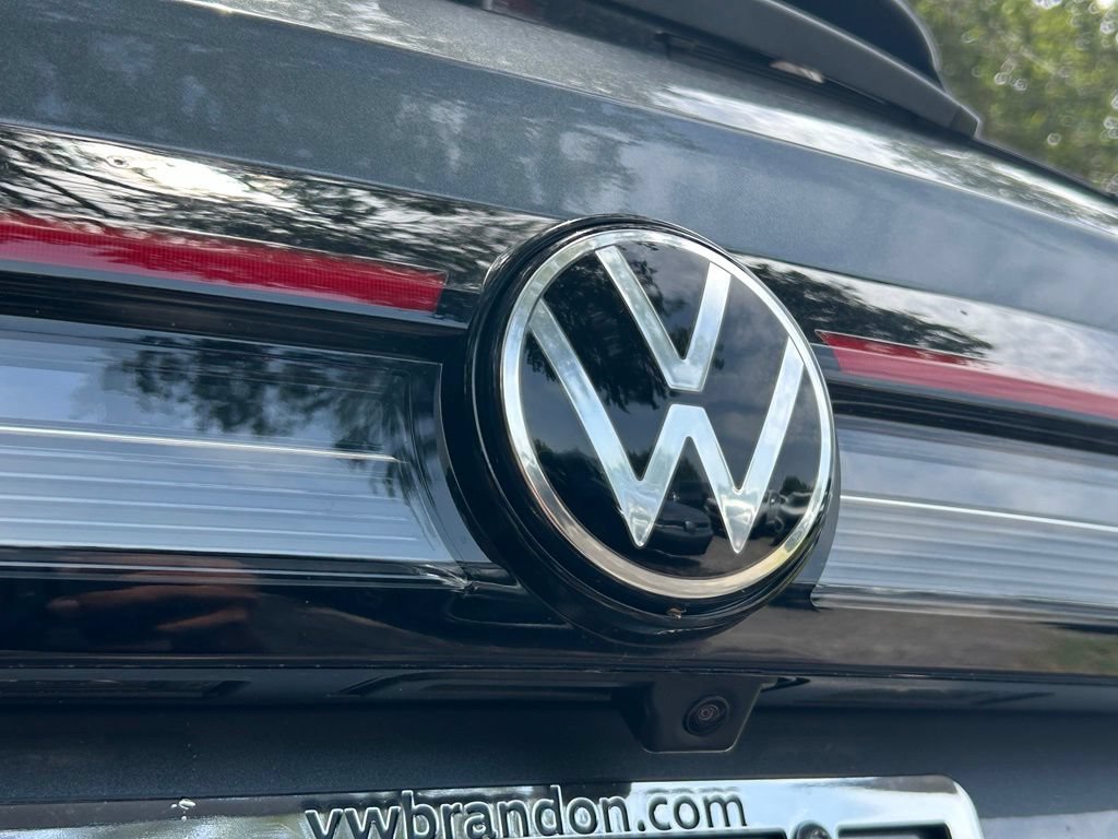 New 2026 Volkswagen Taos SE FWD image 37
