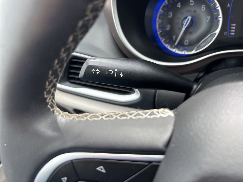 Used 2023 Chrysler Voyager LX image 26