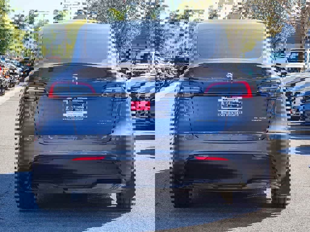 Used 2023 Tesla Model Y Long Range image 5