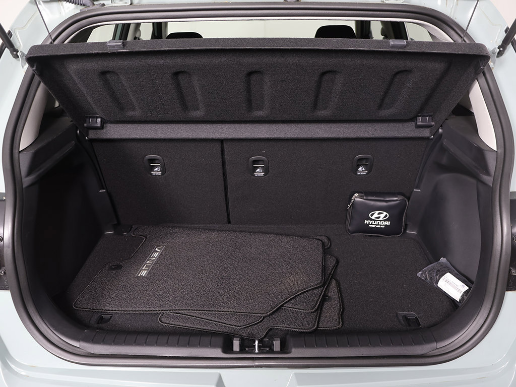 Certified 2026 Hyundai Venue SEL FWD image 15