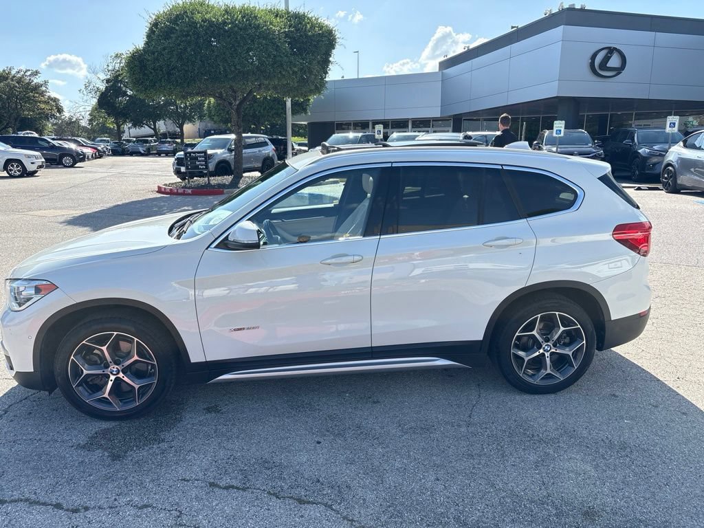 Used 2017 BMW X1 xDrive28i AWD/4WD image 2