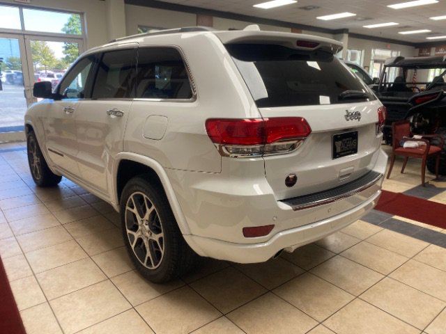 Used 2020 Jeep Grand Cherokee Overland RWD image 3