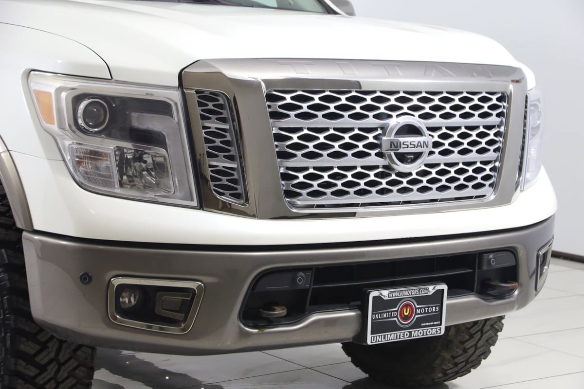 Used 2018 Nissan Titan Platinum Reserve w/ Platinum Utility Package AWD/4WD image 38