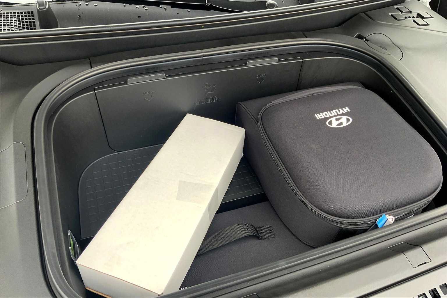 New 2026 Hyundai Ioniq 9 SE AWD/4WD image 17