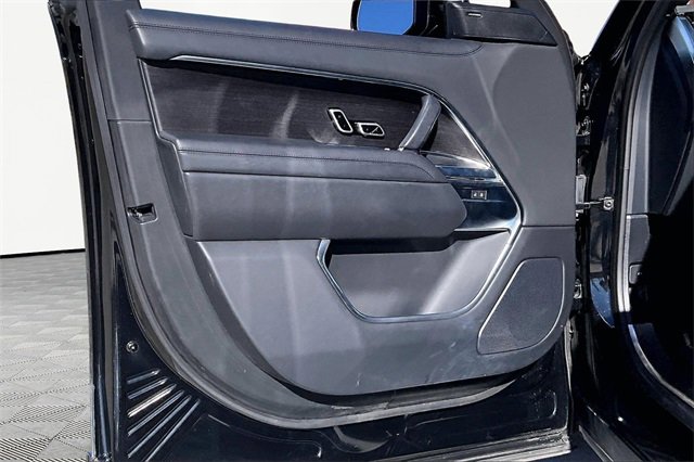 Used 2023 Land Rover Range Rover SE image 16