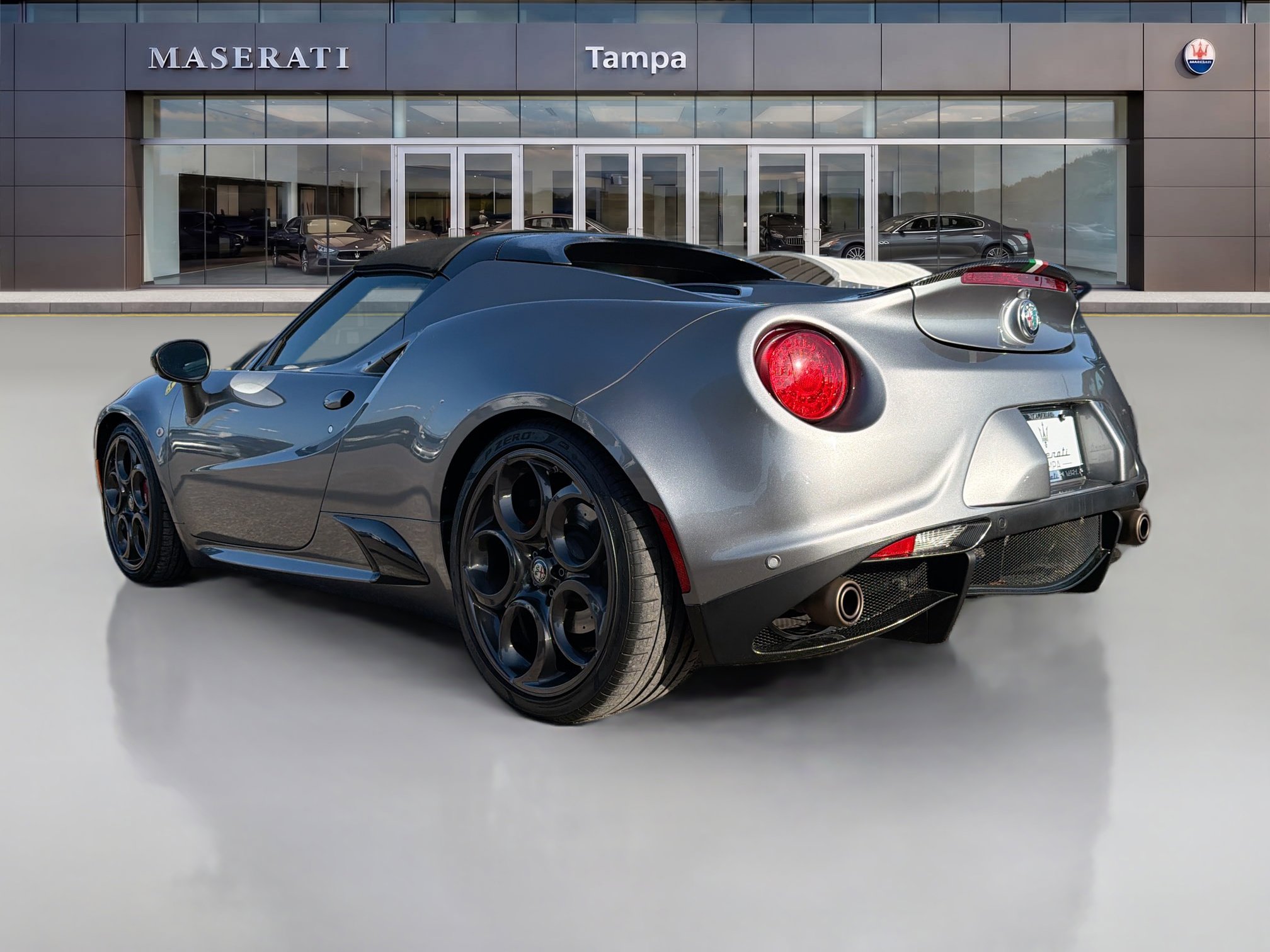 Used 2020 Alfa Romeo 4C Spider RWD image 5