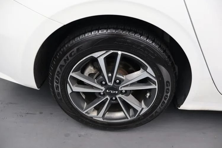 Used 2024 Kia Forte LXS FWD image 34