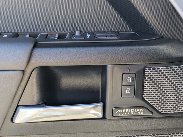 Used 2023 Land Rover Defender 110 V8 image 18