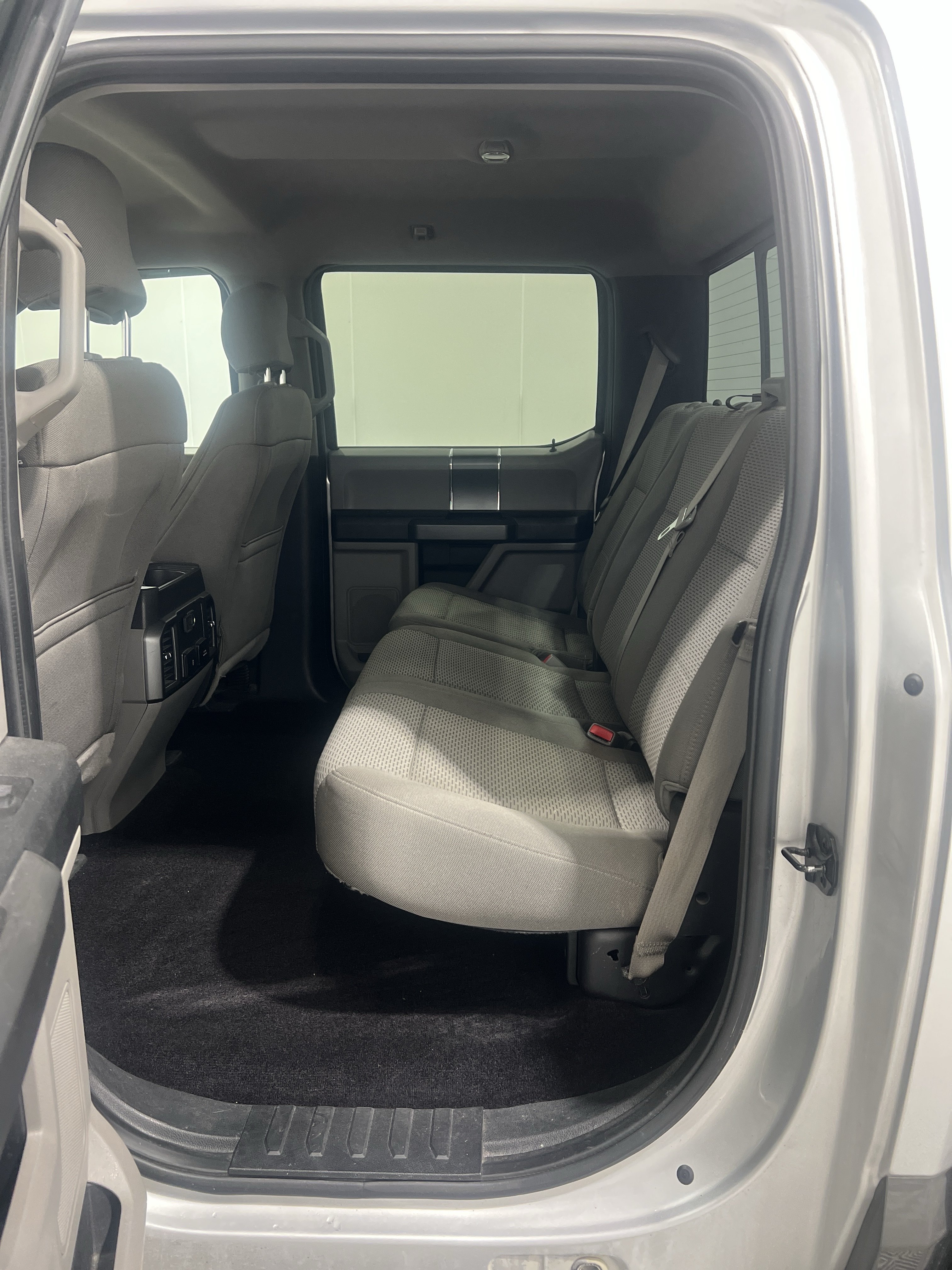 Used 2017 Ford F150 XLT w/ Equipment Group 302A Luxury AWD/4WD image 14
