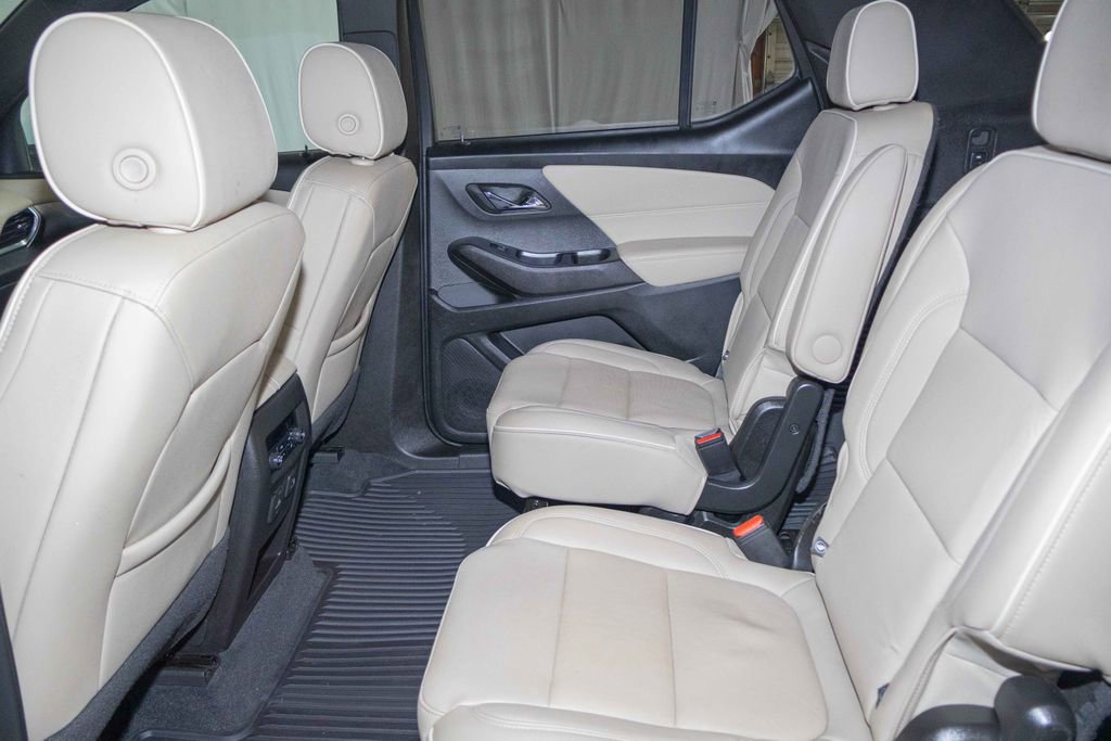 Used 2022 Chevrolet Traverse Premier image 14