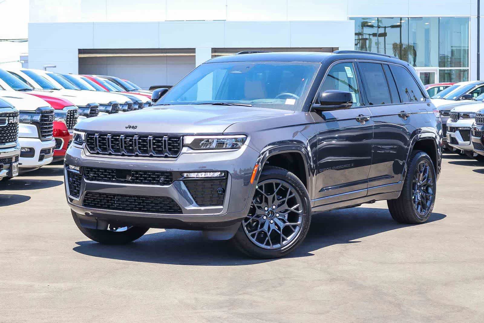 New 2026 Jeep Grand Cherokee Summit AWD/4WD image 1