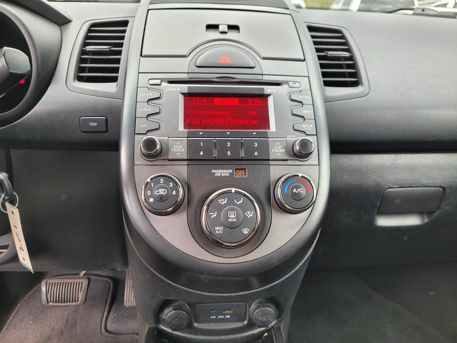 Used 2011 Kia Soul + w/ Audio Pkg image 24
