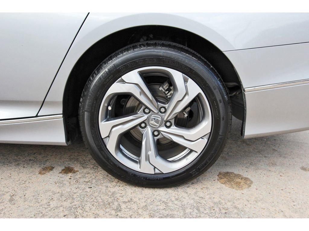Used 2019 Honda Accord EX image 31