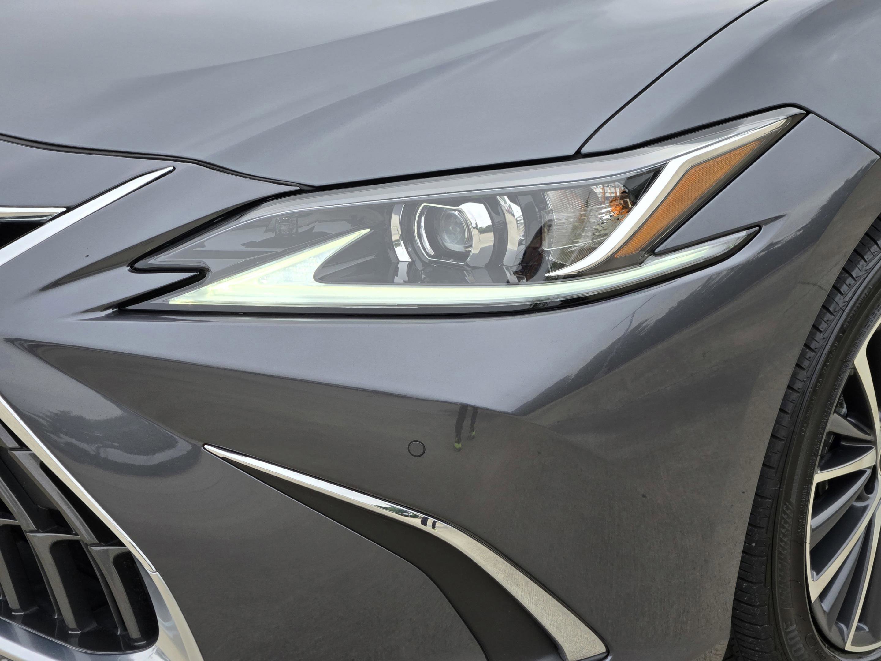 Certified 2025 Lexus ES 300h w/ Premium Package FWD image 38
