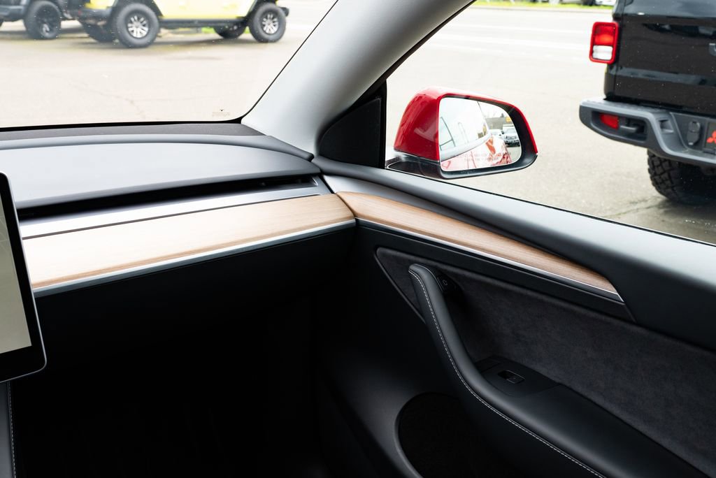 Used 2022 Tesla Model Y Long Range AWD/4WD image 10