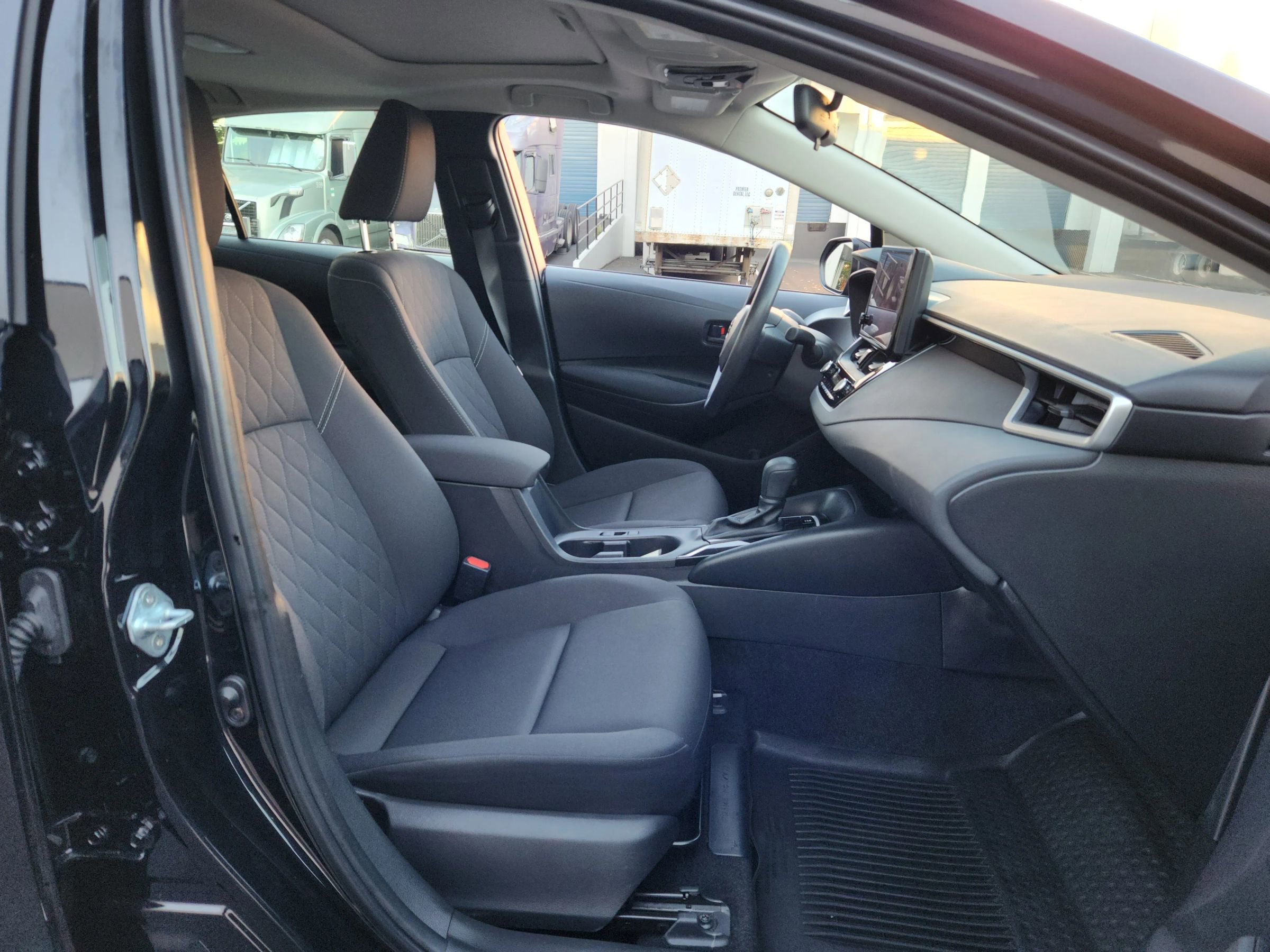 Used 2023 Toyota Corolla LE w/ LE Premium Package image 17