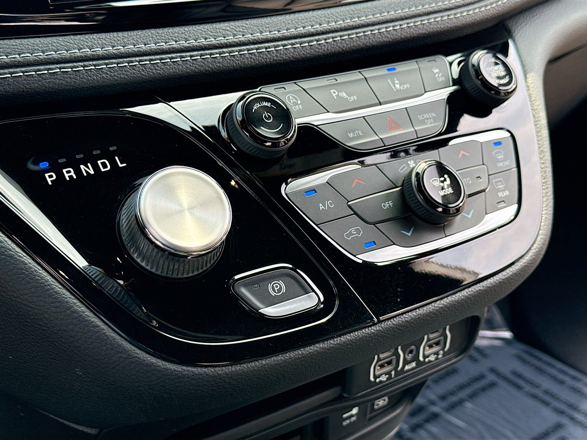 Used 2022 Chrysler Pacifica Touring-L w/ S Appearance Package image 12