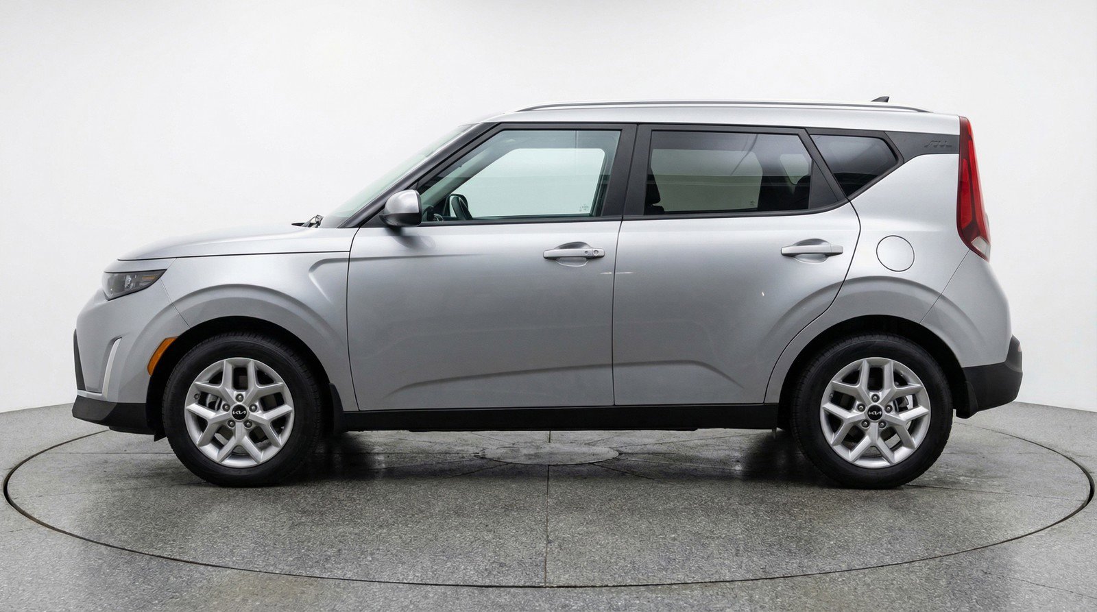 Used 2025 Kia Soul LX w/ LX Technology Package image 5