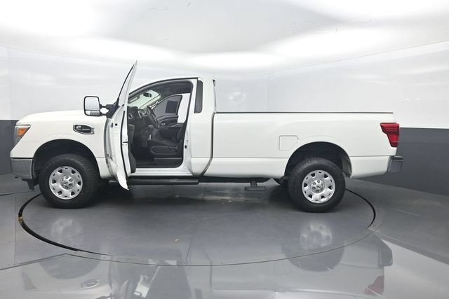 Used 2017 Nissan Titan SV RWD image 35