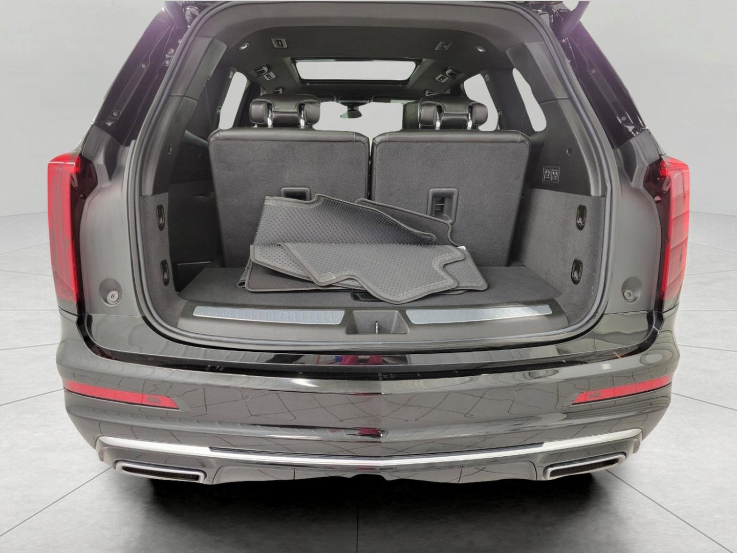 Certified 2025 Cadillac XT6 Premium Luxury image 16