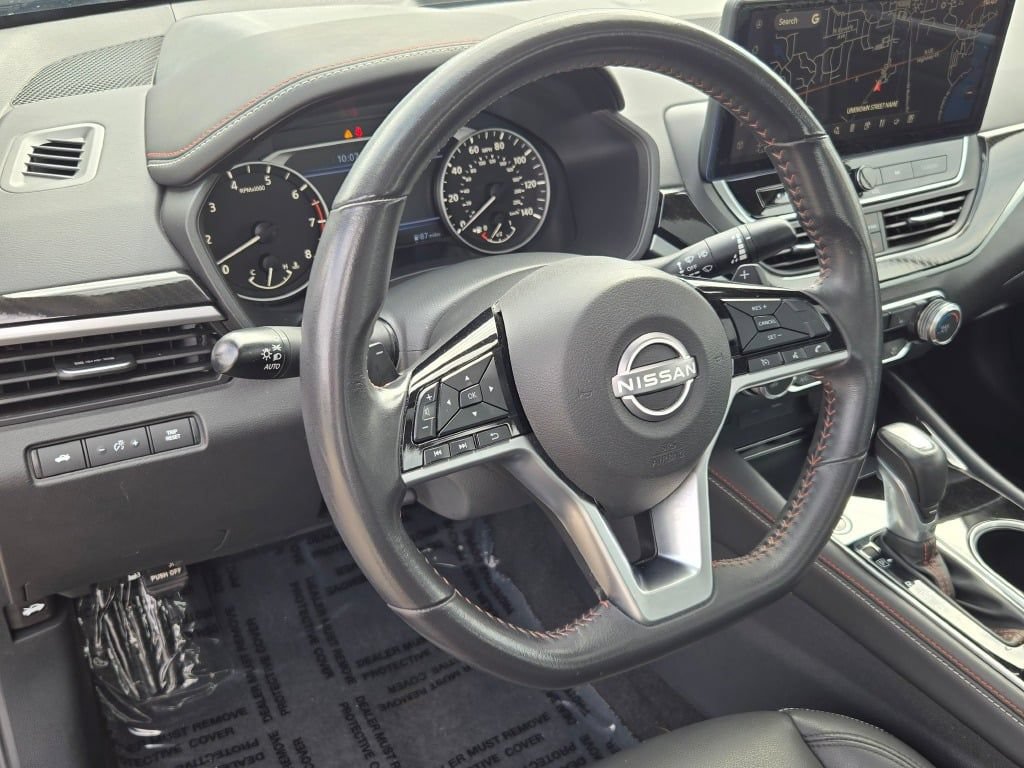 Used 2024 Nissan Altima 2.5 SR w/ SR Premium Package FWD image 23