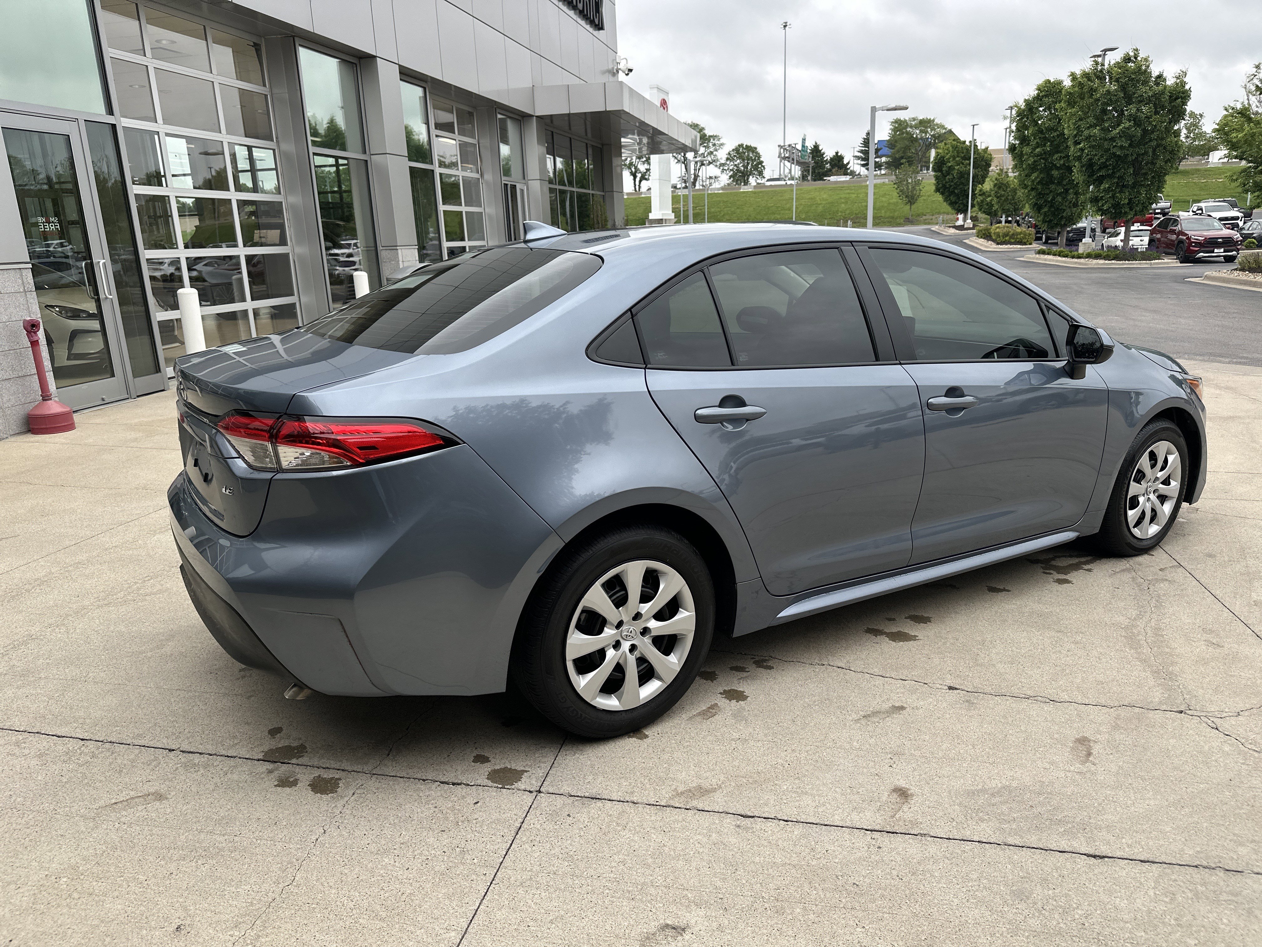 Used 2025 Toyota Corolla LE FWD image 6
