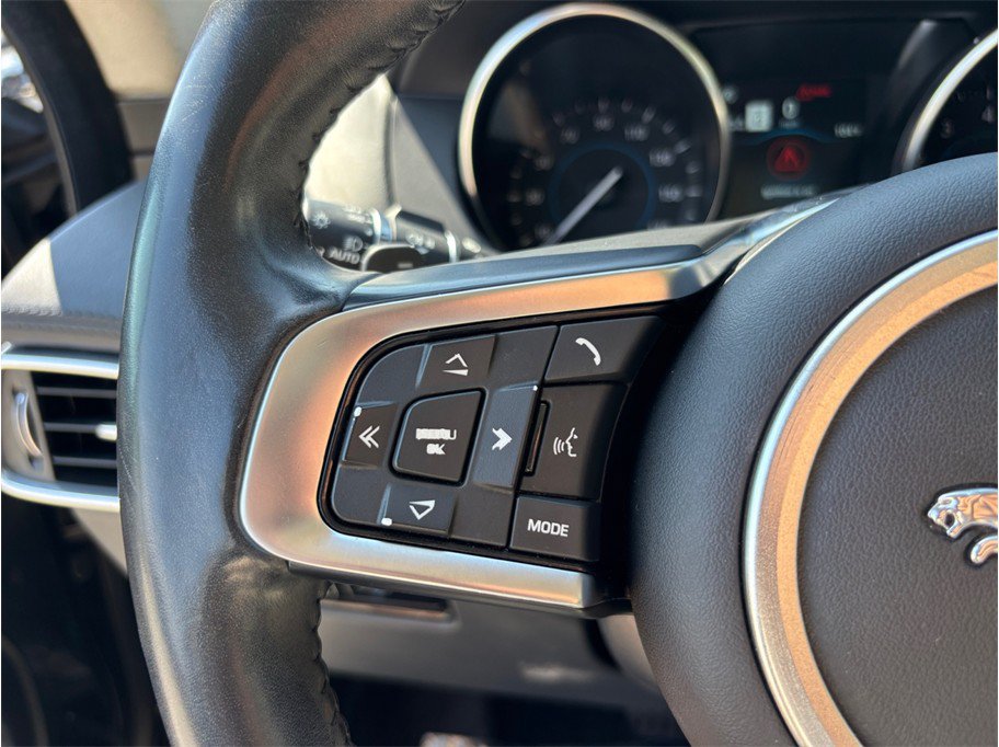 Used 2020 Jaguar F-PACE Prestige AWD/4WD image 27