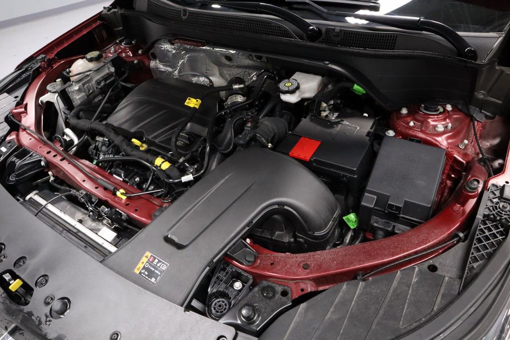 Used 2025 Chevrolet Trax LT w/ LT Convenience Package image 17