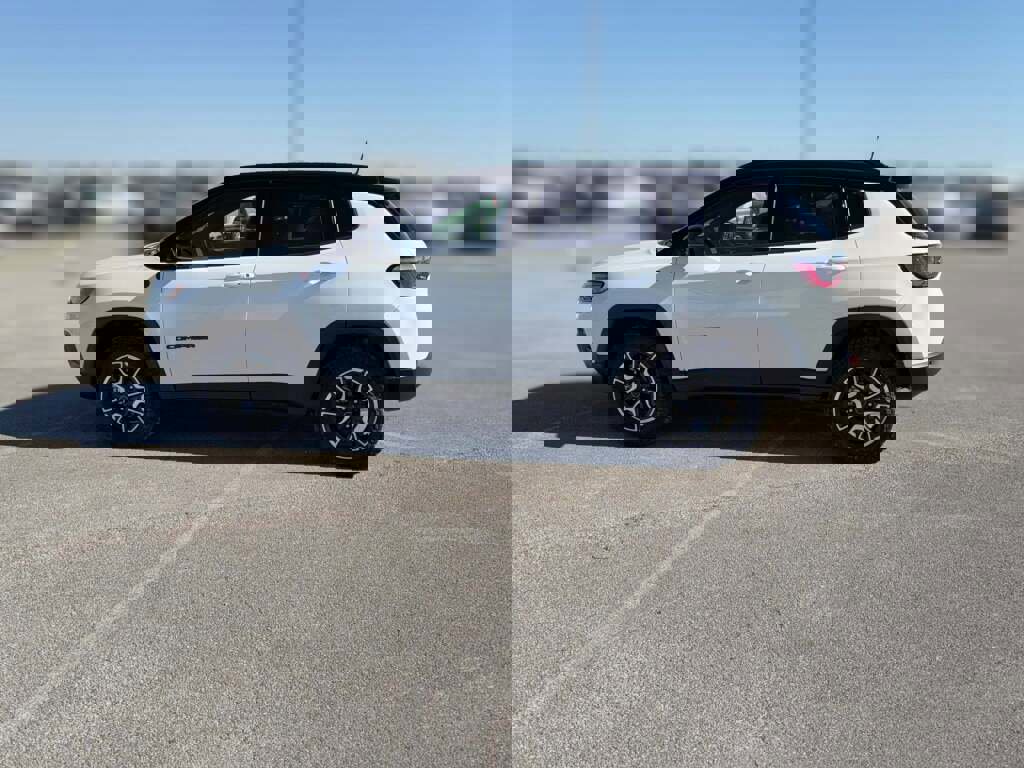 New 2026 Jeep Compass Trailhawk image 6