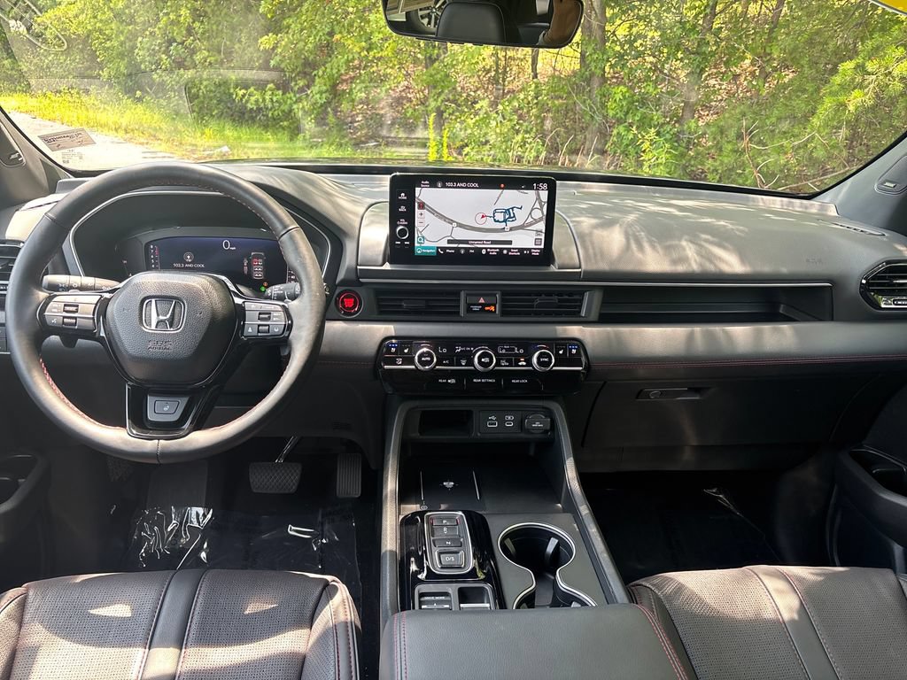 Used 2025 Honda Pilot Black Edition image 20
