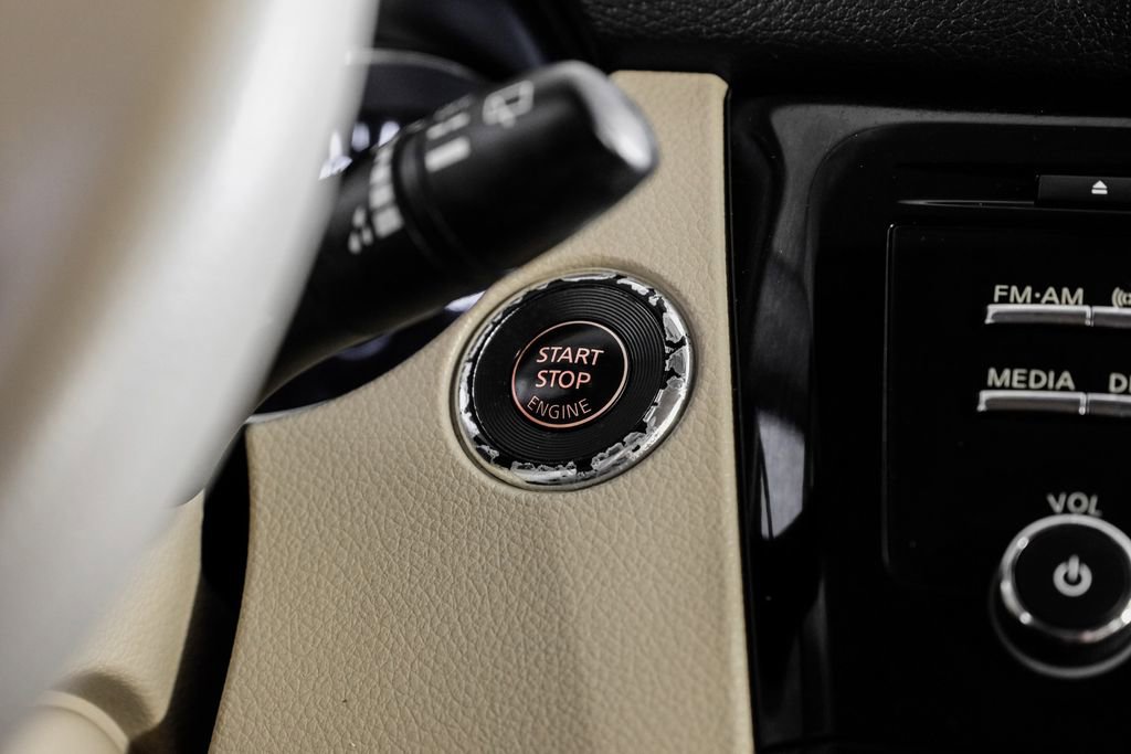 Used 2015 Nissan Rogue SV image 17