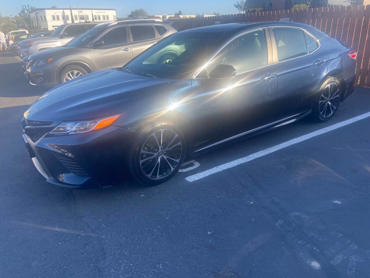 Used 2020 Toyota Camry SE image 5