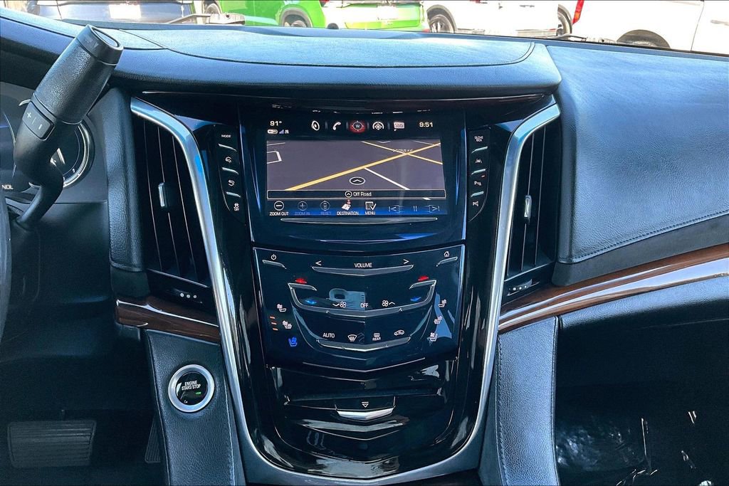 Used 2018 Cadillac Escalade Luxury image 14