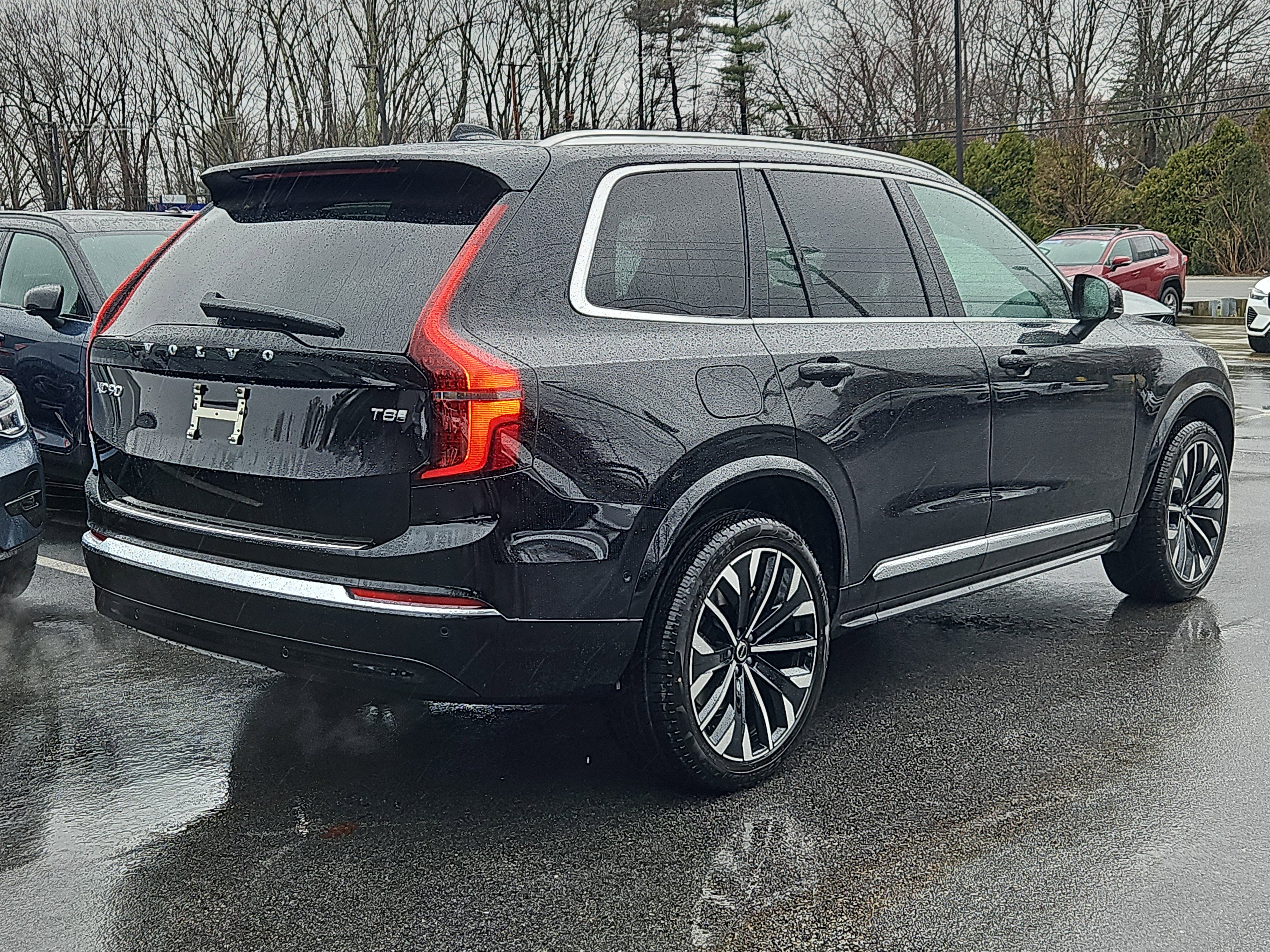 New 2026 Volvo XC90 T8 Plus w/ Protection Package Premier AWD/4WD image 2