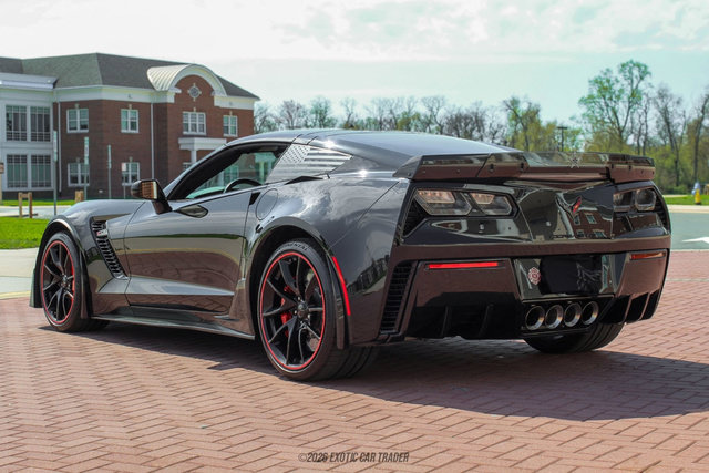 Used 2016 Chevrolet Corvette Z06 w/ Z07 Performance Package RWD image 6