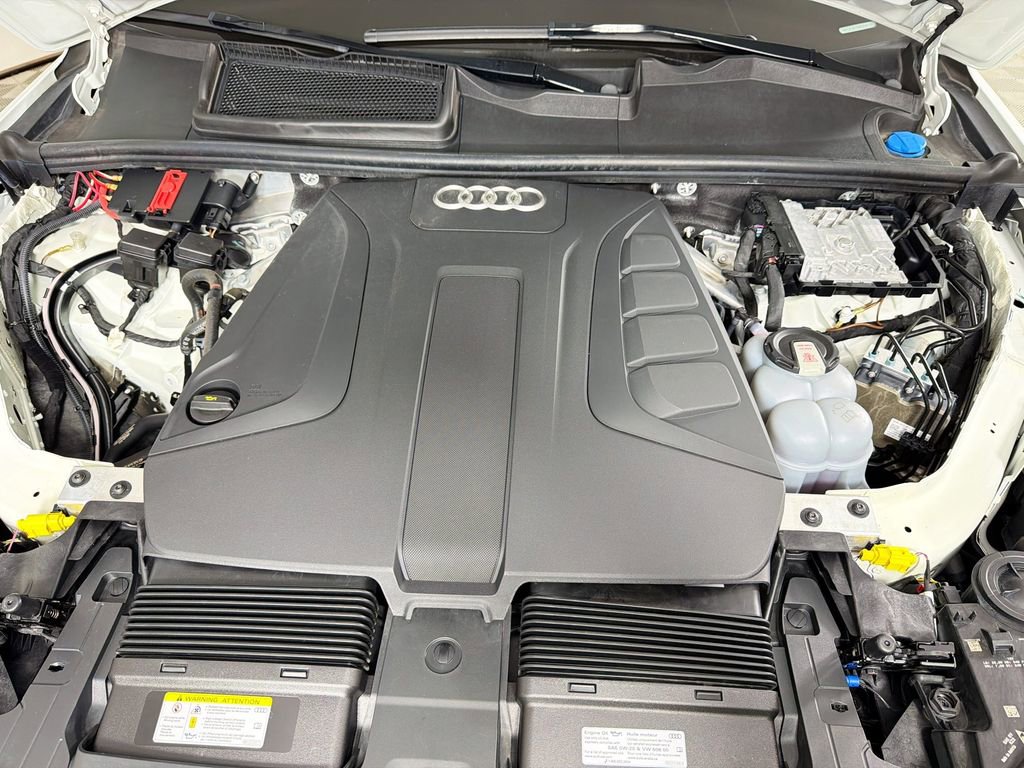 Used 2021 Audi Q7 2.0T Premium w/ Convenience Package AWD/4WD image 32