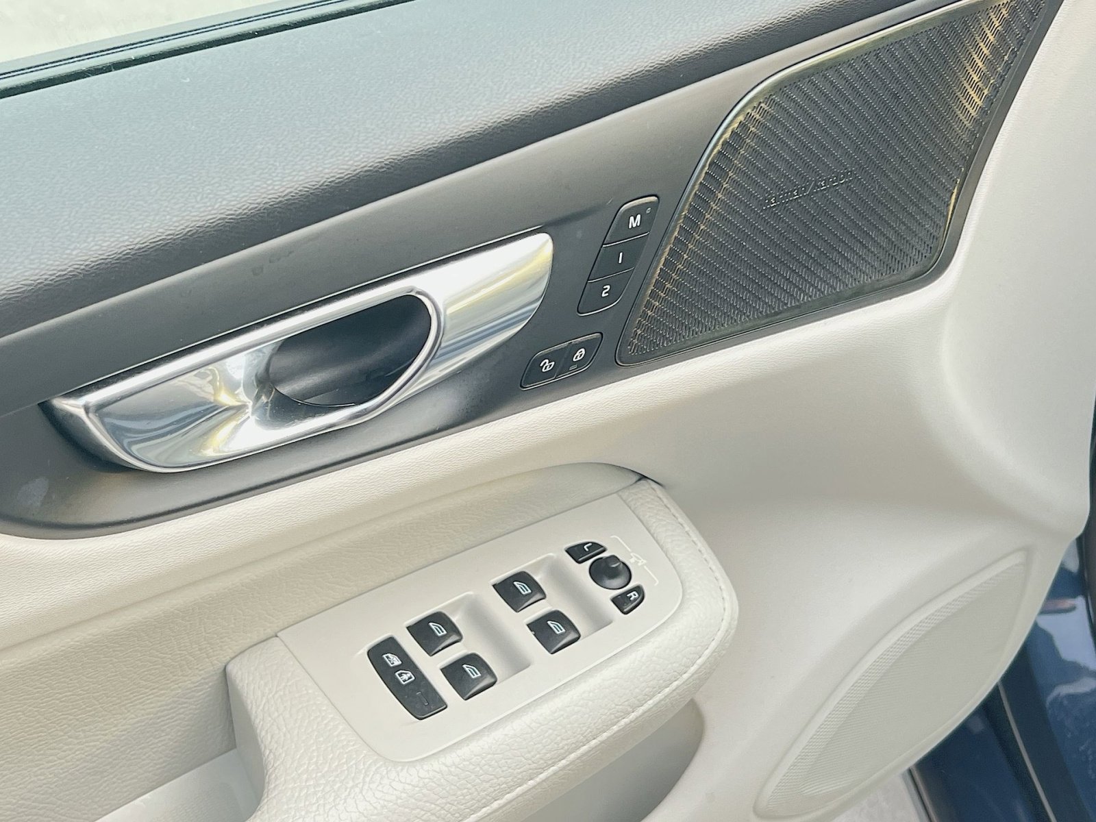 Used 2021 Volvo S60 T5 Momentum image 15