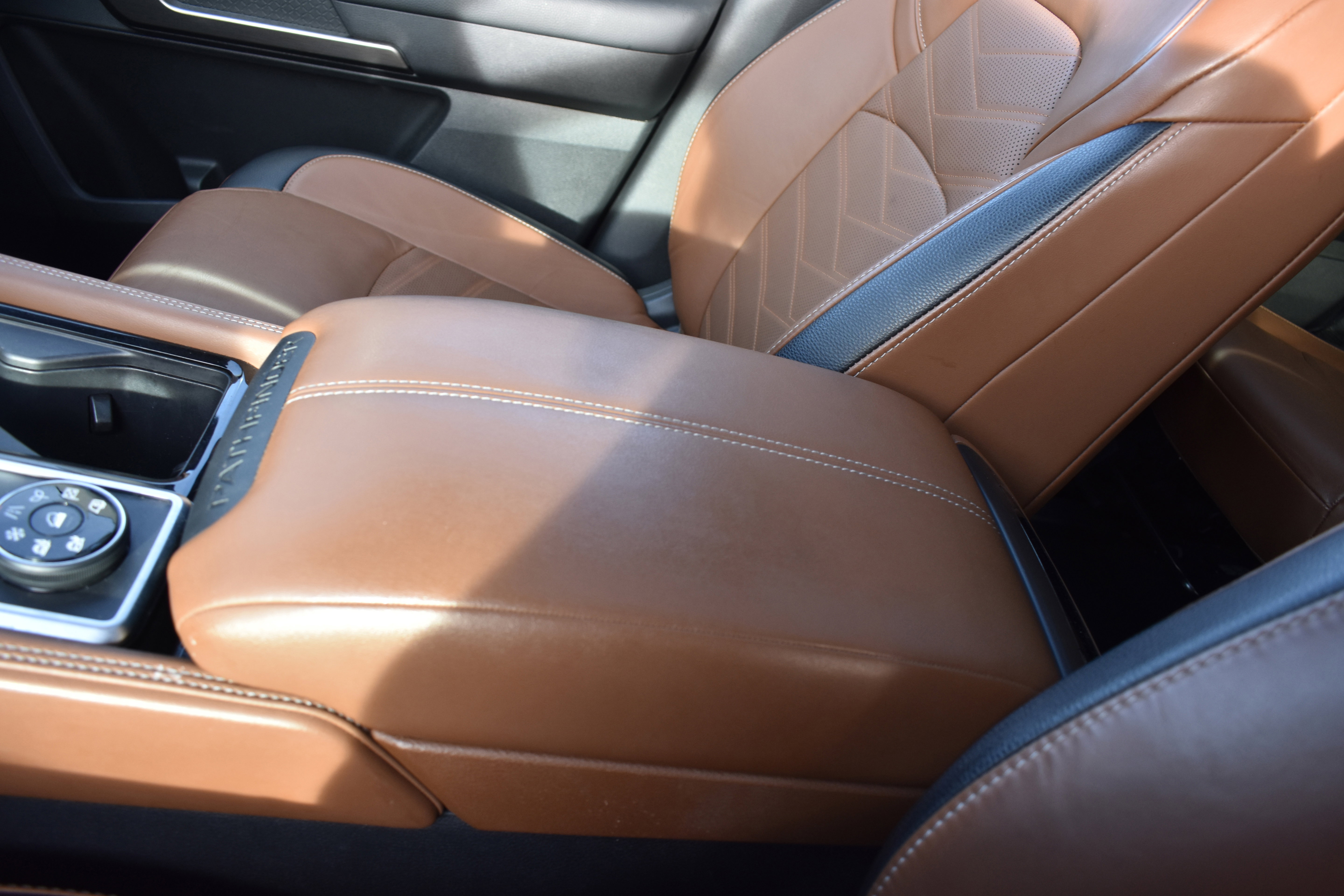 Used 2022 Nissan Pathfinder Platinum w/ Cargo Package image 29