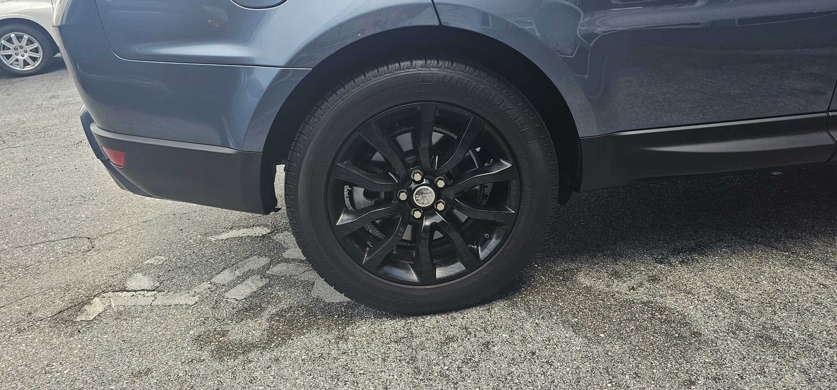 Used 2018 Land Rover Range Rover Sport SE AWD/4WD image 11