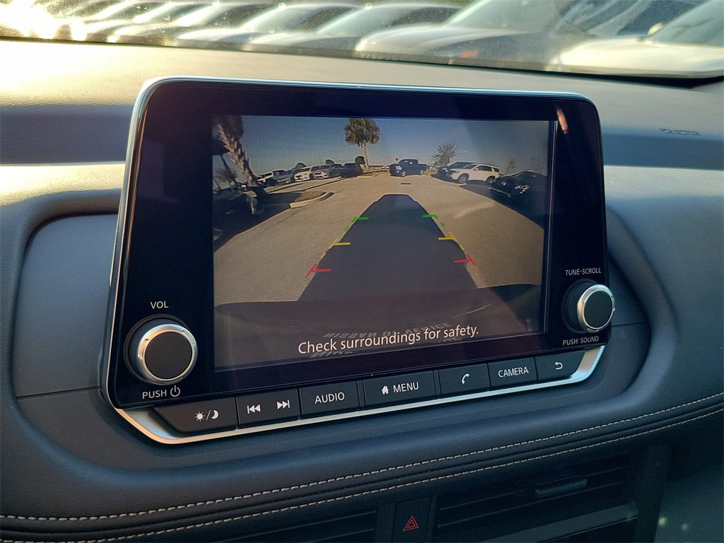 Used 2025 Nissan Rogue S image 28