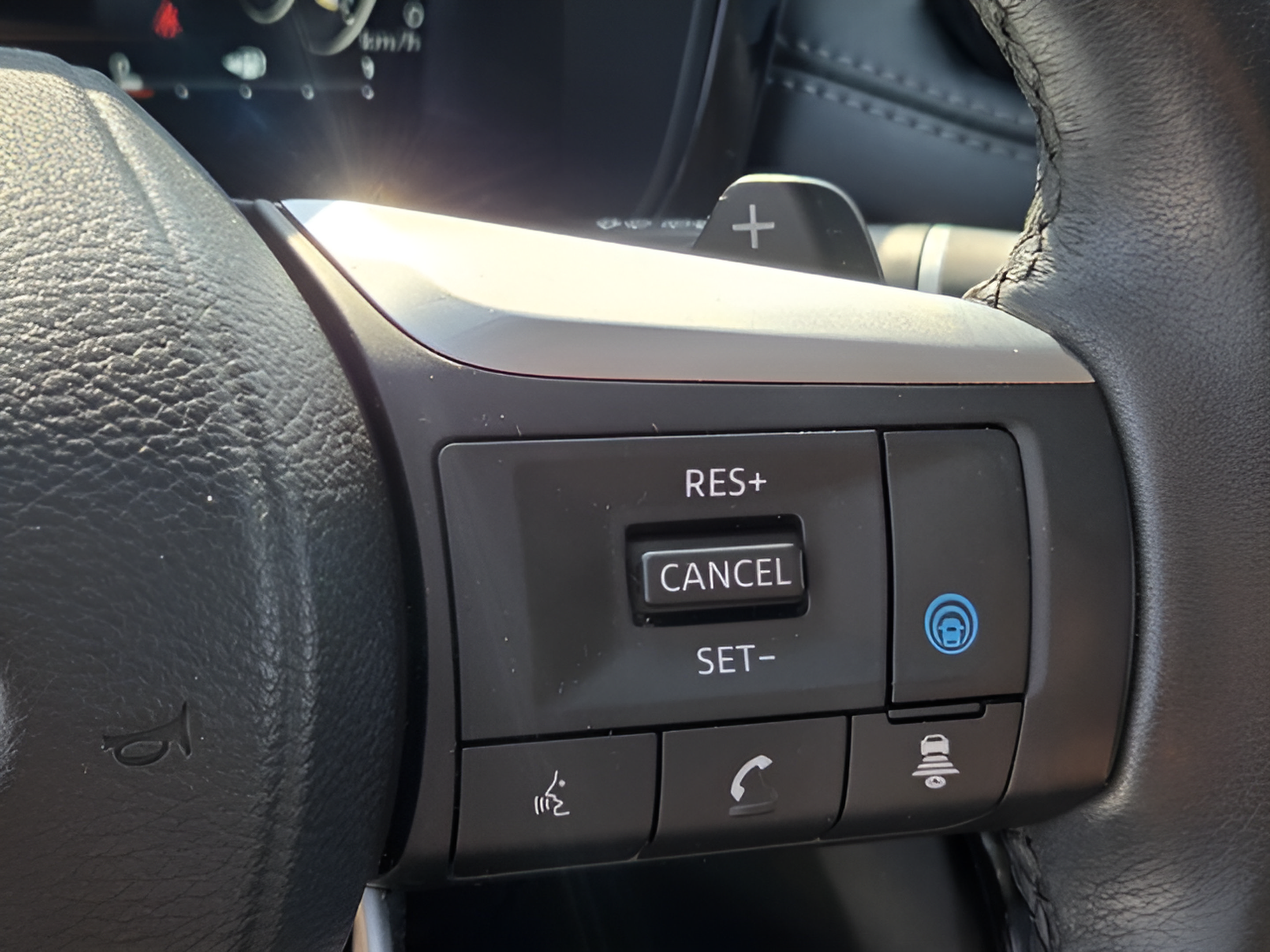 Used 2024 INFINITI QX60 Luxe w/ Performance Audio Package FWD image 24