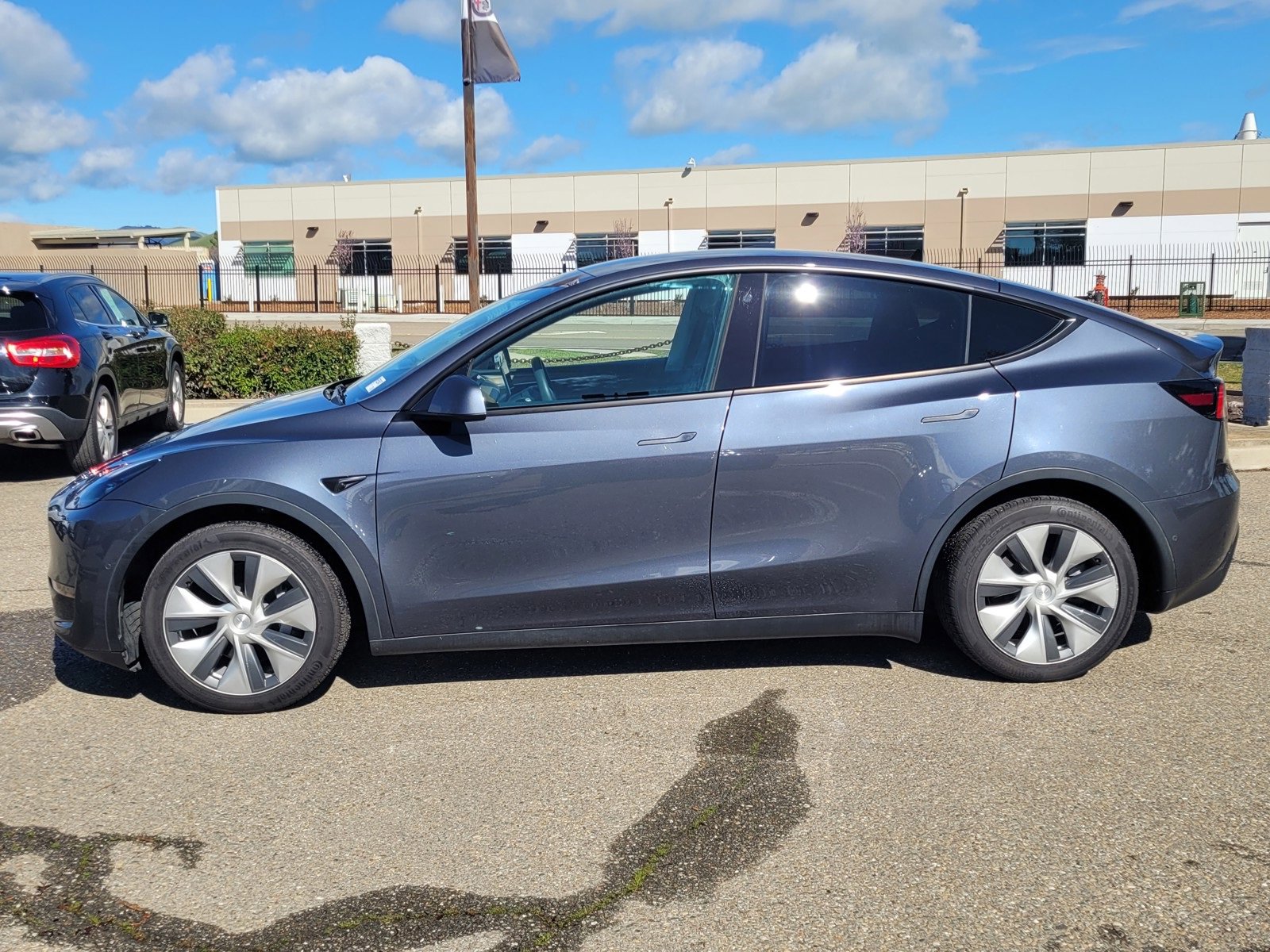 Used 2022 Tesla Model Y Long Range image 7