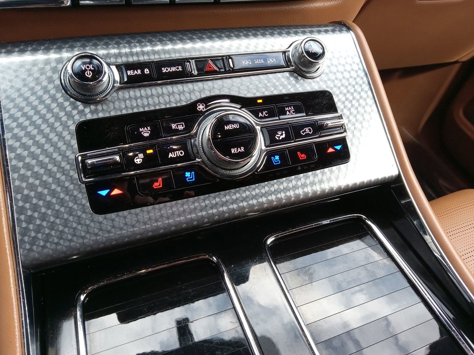 Used 2023 Lincoln Aviator Black Label AWD/4WD image 18