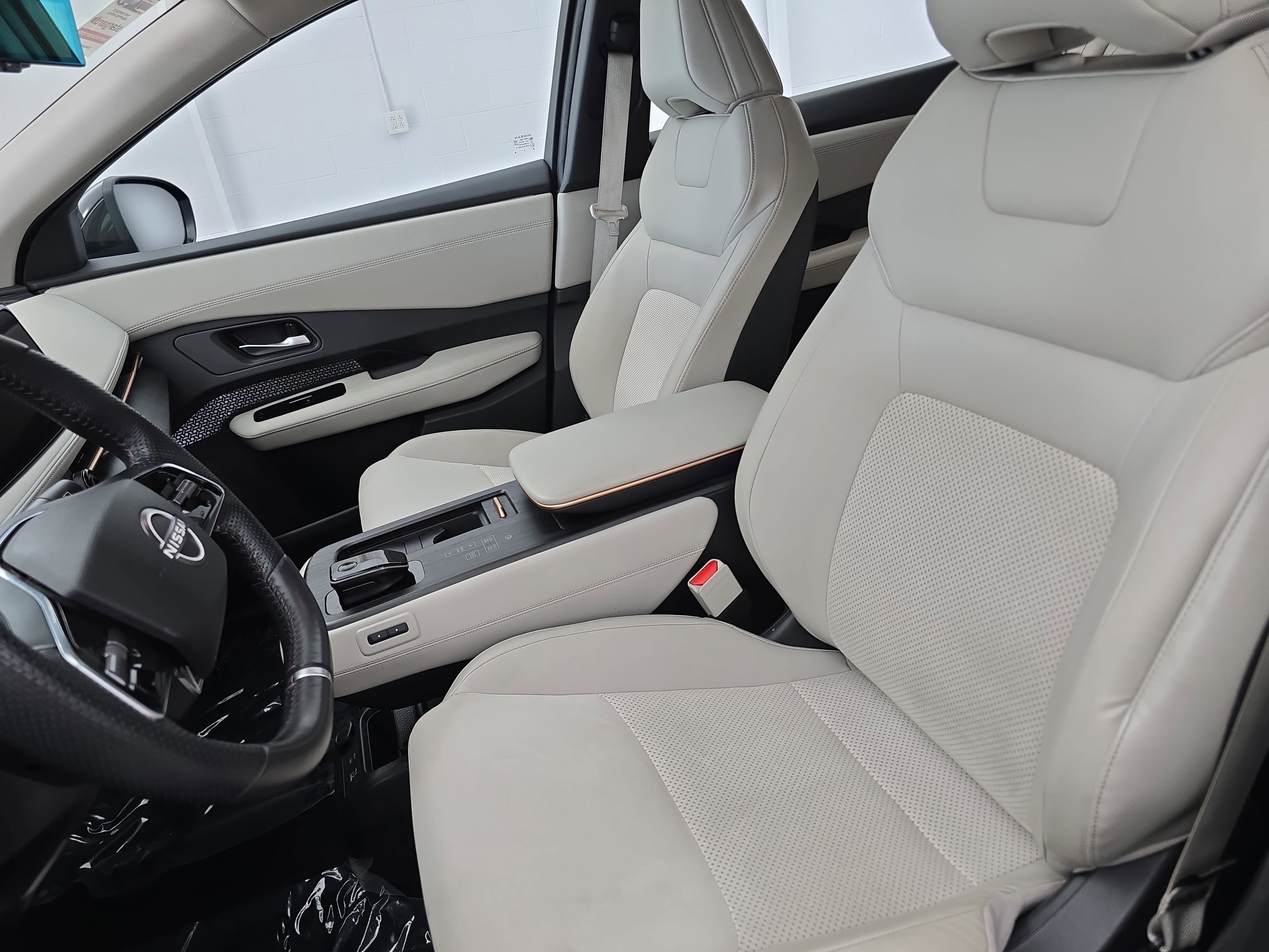 Certified 2024 Nissan Ariya FWD image 15