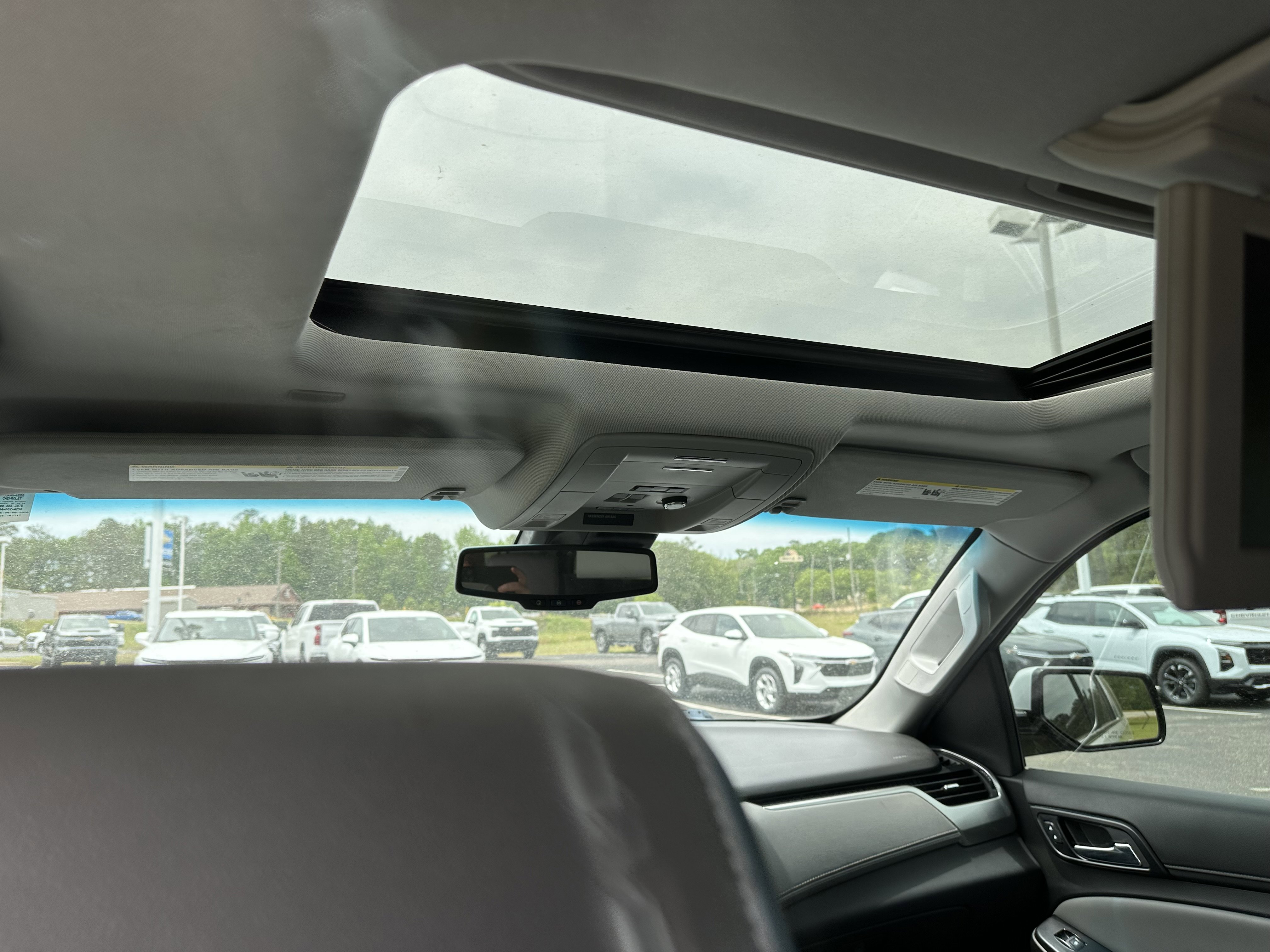 Used 2019 Chevrolet Suburban LT RWD image 14