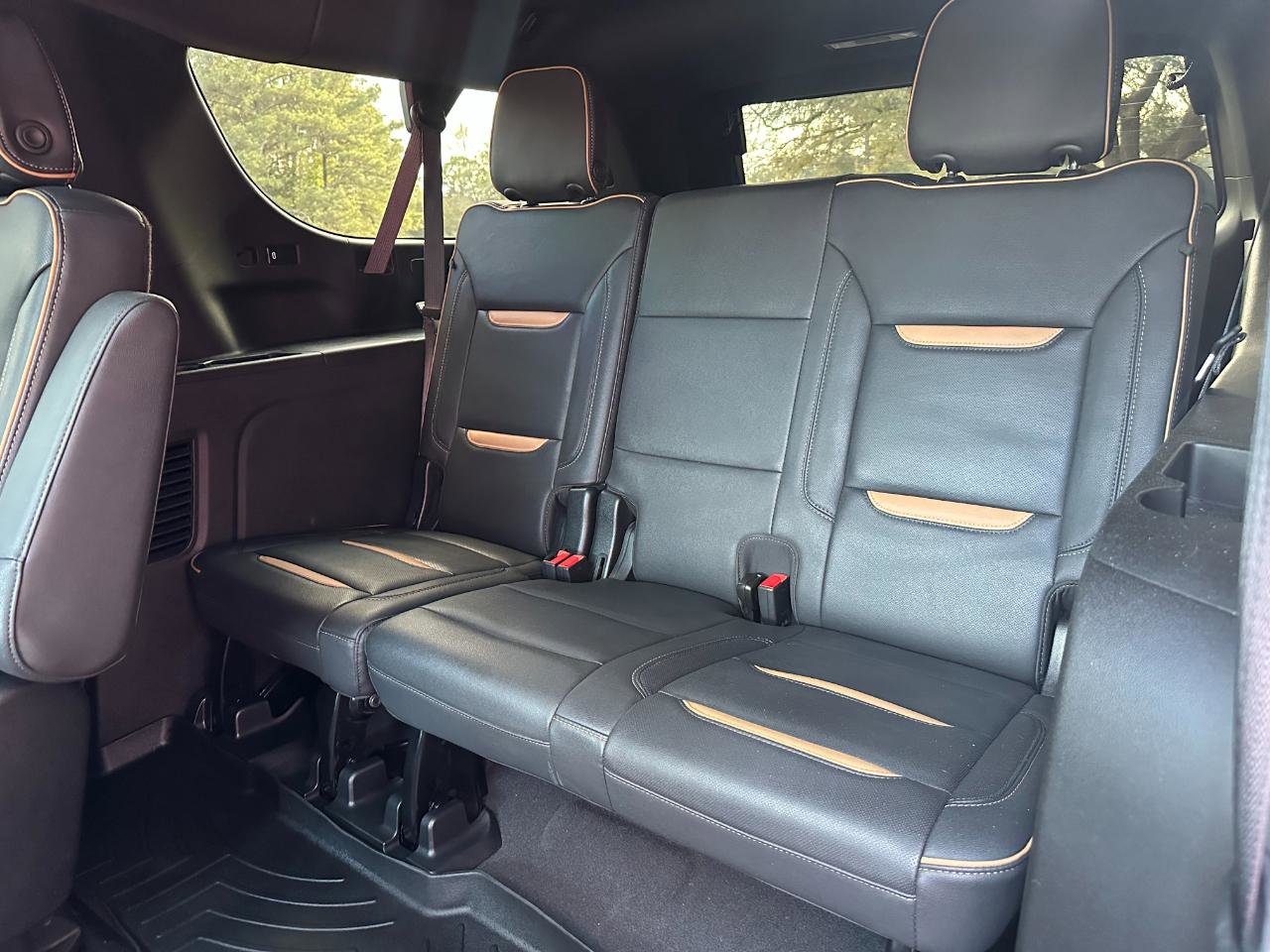 Used 2023 GMC Yukon XL AT4 image 25